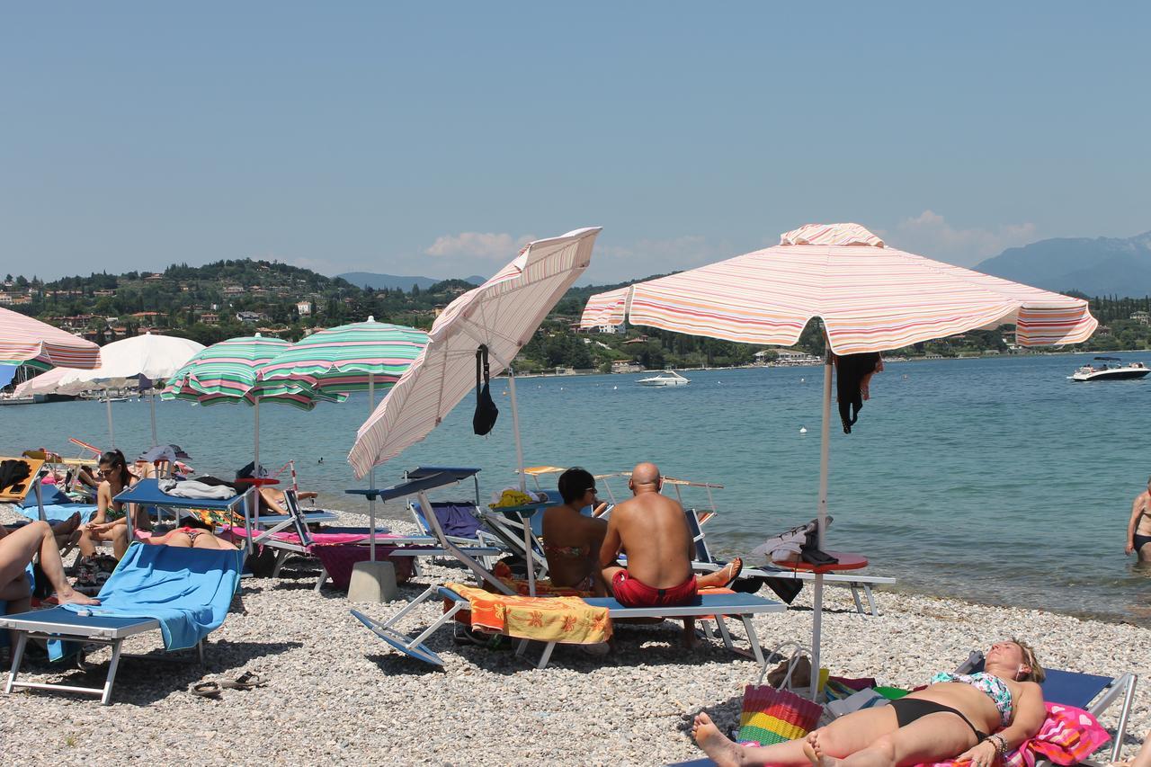 Lake Garda Beach Hostel Padenghe sul Garda Kültér fotó